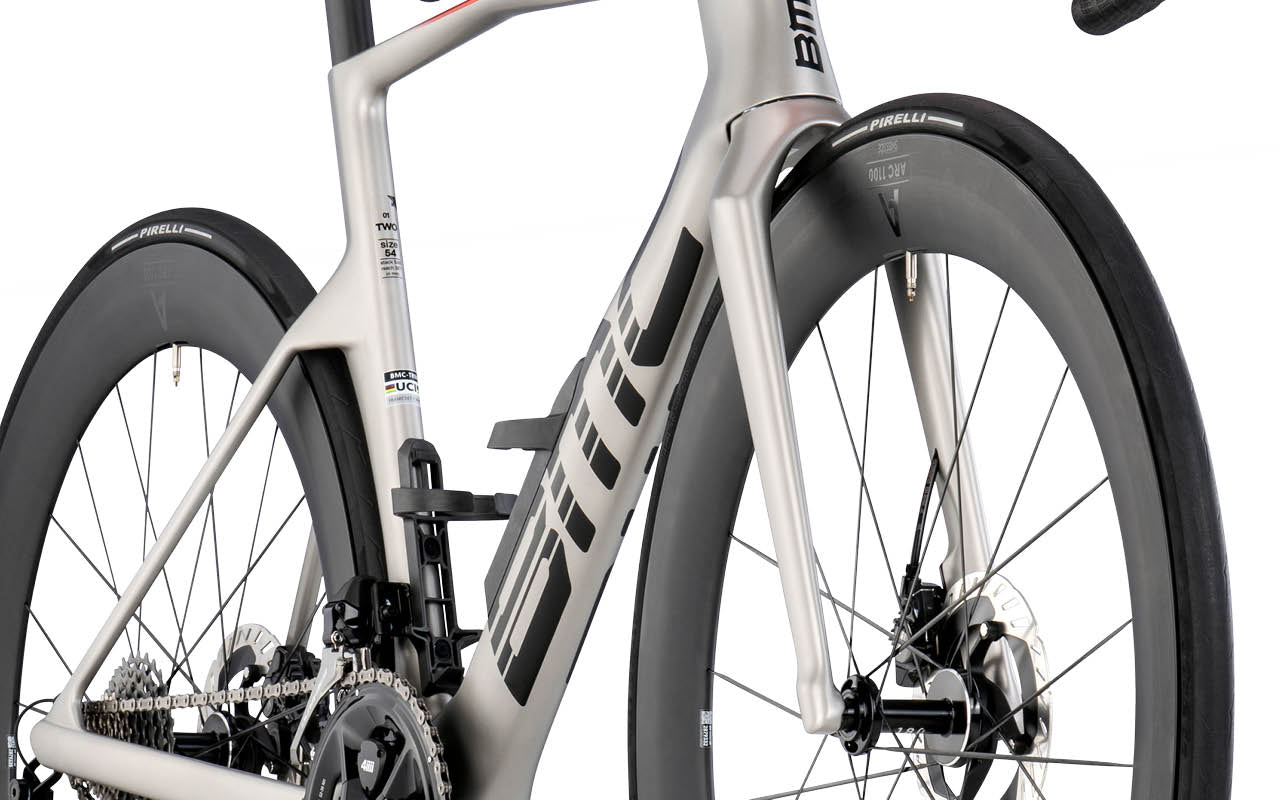 Team Machine R 01 Teammachine R 01 TWO Arctic Silver / Neon Red – BMC Switzerland AG