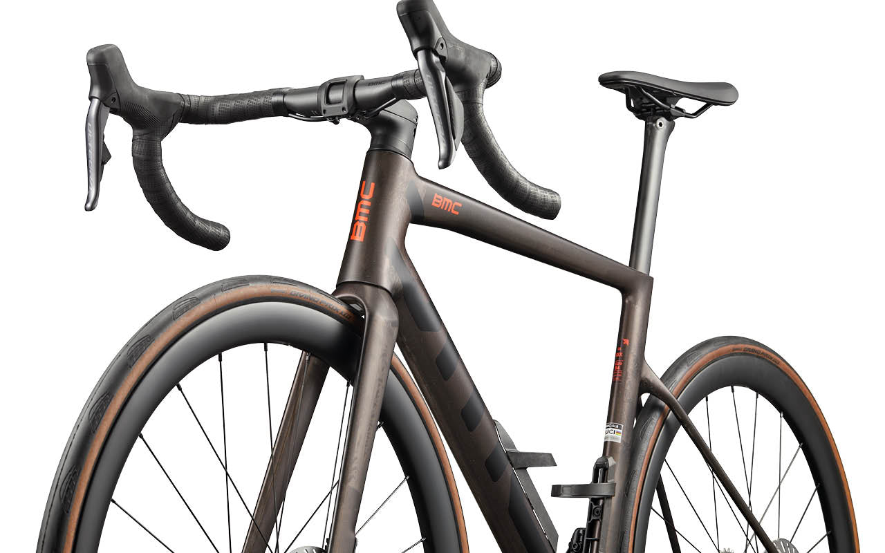 BMC Teammachine SLR01 SIX Red Glitter Carbon 2027 – dostępne w sklepie AkbiSport innovation image