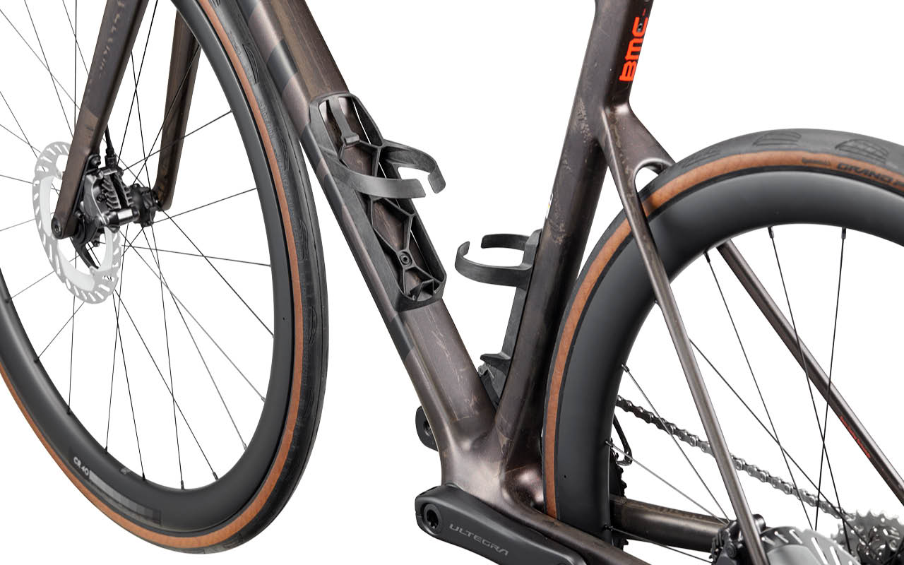 BMC Teammachine SLR01 SIX Red Glitter Carbon 2027 – dostępne w sklepie AkbiSport innovation image