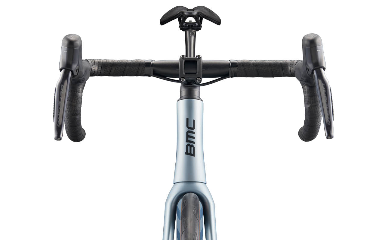 BMC Teammachine SLR ONE Light Blue Chrome 2027 – dostępne w sklepie AkbiSport innovation image